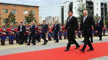 Vladimir Putin visita a Mongólia apesar de mandado de prisão