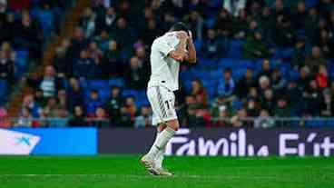 Jogadores do Real Madrid fazem reunião após derrota